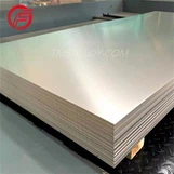 Apa perbedaan antara titanium dan baja?